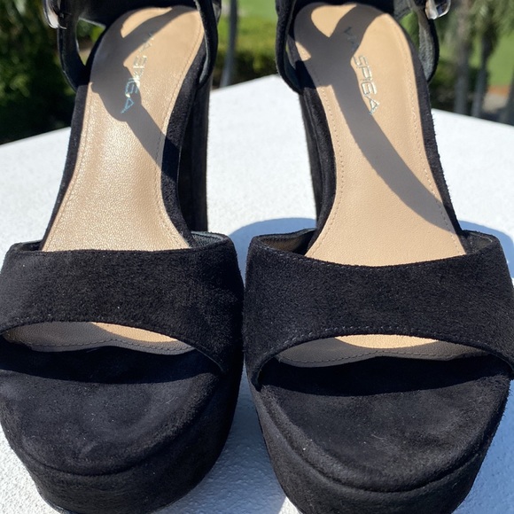 Via Spiga Black Suede Platforms - Picture 8 of 11